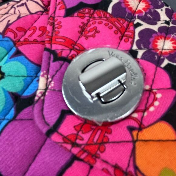 VERA BRADLEY Your Turn Wristlet Bold Floral Fiesta Wallet  6.25" X 5" - Picture 3 of 15